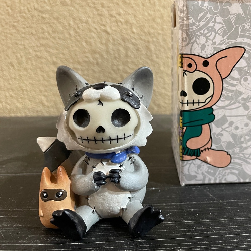 Furry Bones Bandit figurine
